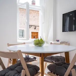 https://priscilla-suite.hotels-in-trogir.com